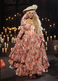 Politically-Inspired Runway Collections Image 7