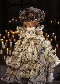Politically-Inspired Runway Collections Image 8