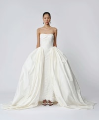 Powerful Modern Bridal Collections Image 7