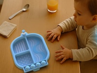 Interactive Mealtime Plates Image 2