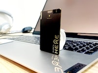 Hyper-Slim Card-Style Trackers Image 5