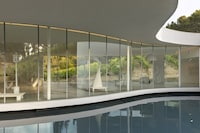 Monochrome Sculpture Shows Image 3