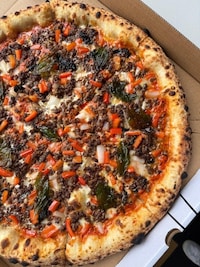 Co-Branded Thai-Themed Pizzas Image 1