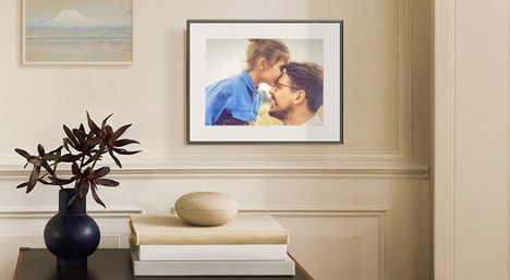 Ultra-Thin E-Paper Art Displays