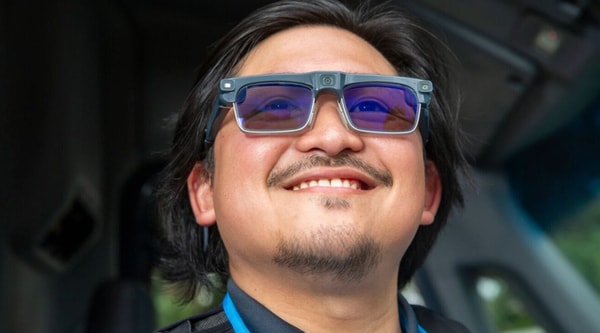 Delivery Personnel Smart Glasses