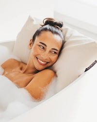 Comfort-Focused Back Bath Pillows Image 1