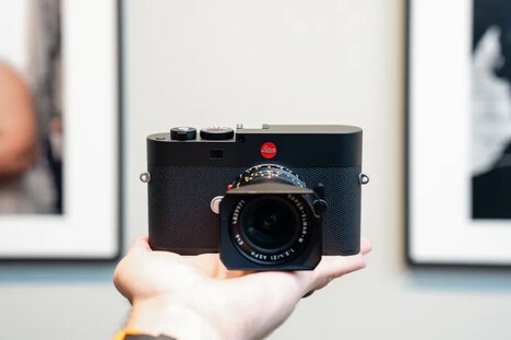 Rangefinder-Free Premium Cameras
