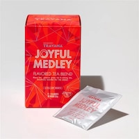 Vibrantly Hued Holiday Drinks Image 4