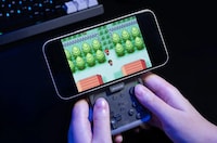 Magnetic Mobile Gaming Controllers