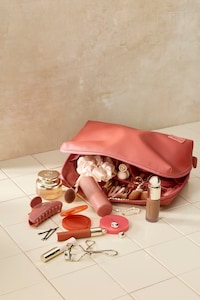 Collaborative Travel Beauty Bags Image 2