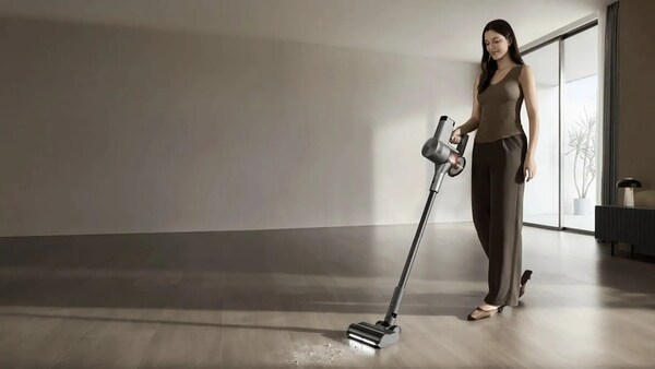 Environment-Analyzing Stick Vacuums
