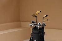 Contemporary Golf Capsules Image 4