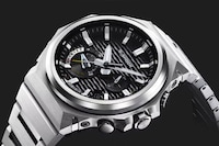 Metallic All-Analog Timepieces Image 2