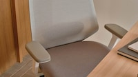 Design-Conscious Ergonomic Office Chairs Image 3