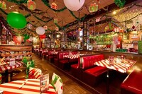 Garish Holiday Dining Experiences