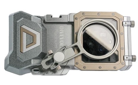 Diving-Friendly Smartphone Cases