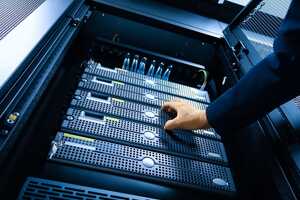 Clean-Energy Data Centers Article Thubnail