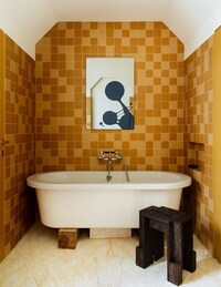 Eclectic Paris Apartments Image 4