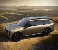Opulent Elongated SUV Models Image 2