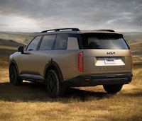 Opulent Elongated SUV Models Image 3