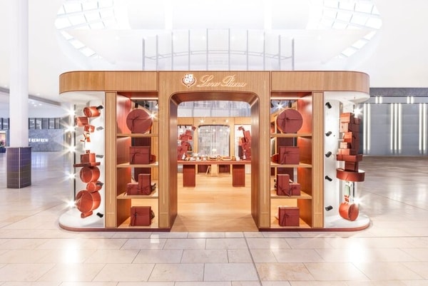 Luxury Holiday-Themed Pop-Ups