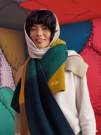 Art-Driven Knitwear Image 5
