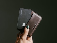 Ultra-Slim Wallet Trackers Image 3