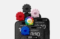 Flower Motif Tech Accessories Image 6