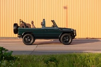 Ruggedly Sleek Auto Updates Image 2