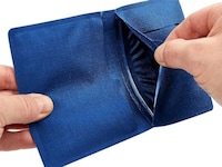 Durable Floating Wallet Designs Image 5