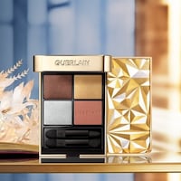Origami-Inspired Holiday Collections Image 3