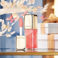 Origami-Inspired Holiday Collections Image 4