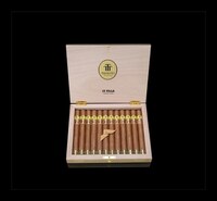 Elegant Cuban Cigars Image 1