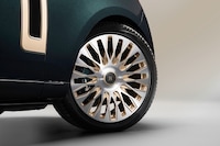Luxury Collector SUVs Image 4
