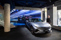Ultra-Slick Auto Retail Concepts Image 1