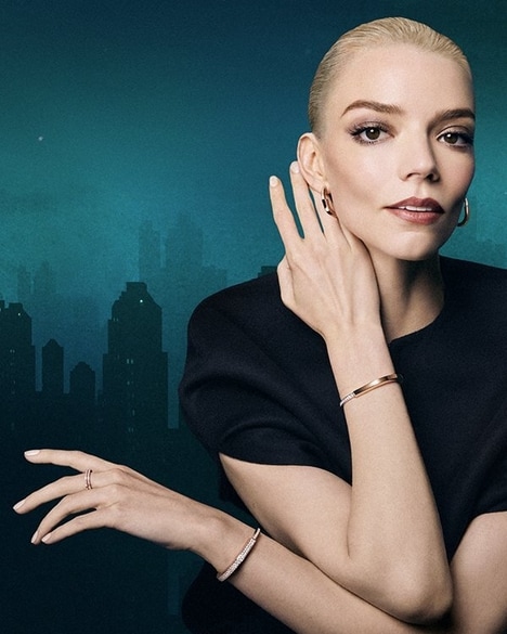 Celeb-Headed Holiday Jewelry Campaigns