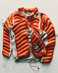 Adaptable Insulation Runner Jackets Image 1
