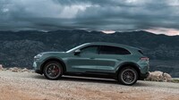 Luxury Long-Range Electric SUVs Image 6
