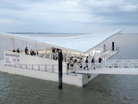 Floating Amazon Plaza