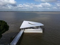 Floating Amazon Plaza Image 2