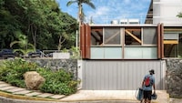 Coastal Timber Retreats Image 3