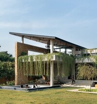Moat-Edge Family Homes Image 3