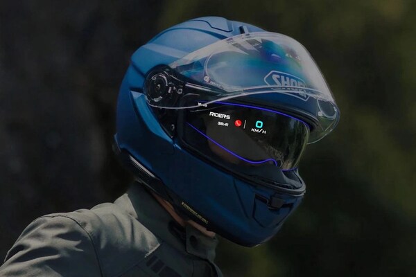 Augmented Reality Motorcyclist Helmets