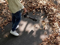 Sleek Leaf Blower Tools Image 2
