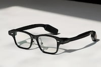 Swappable Battery Smartglasses Image 1
