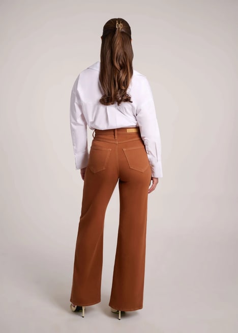 Curve-Enhancing Wide Leg Jeans