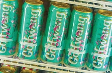 Collaboration Canned Tea Fashions