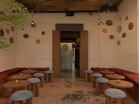 Dynamic Layered Interior Caf&eacute;s Image 3