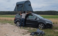 Ultra-Lightweight Car Roof Tents Image 3