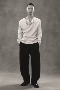 Family-Wear Minimal Fashion Image 2